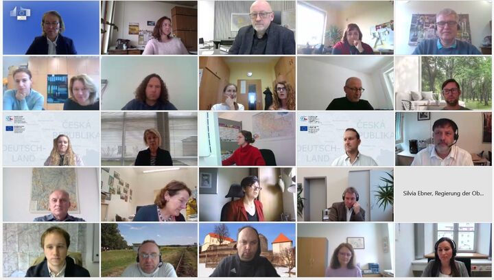 Bild 2 aus der Videokonferenz mit Kacheln der einzelnen Teilnehmenden